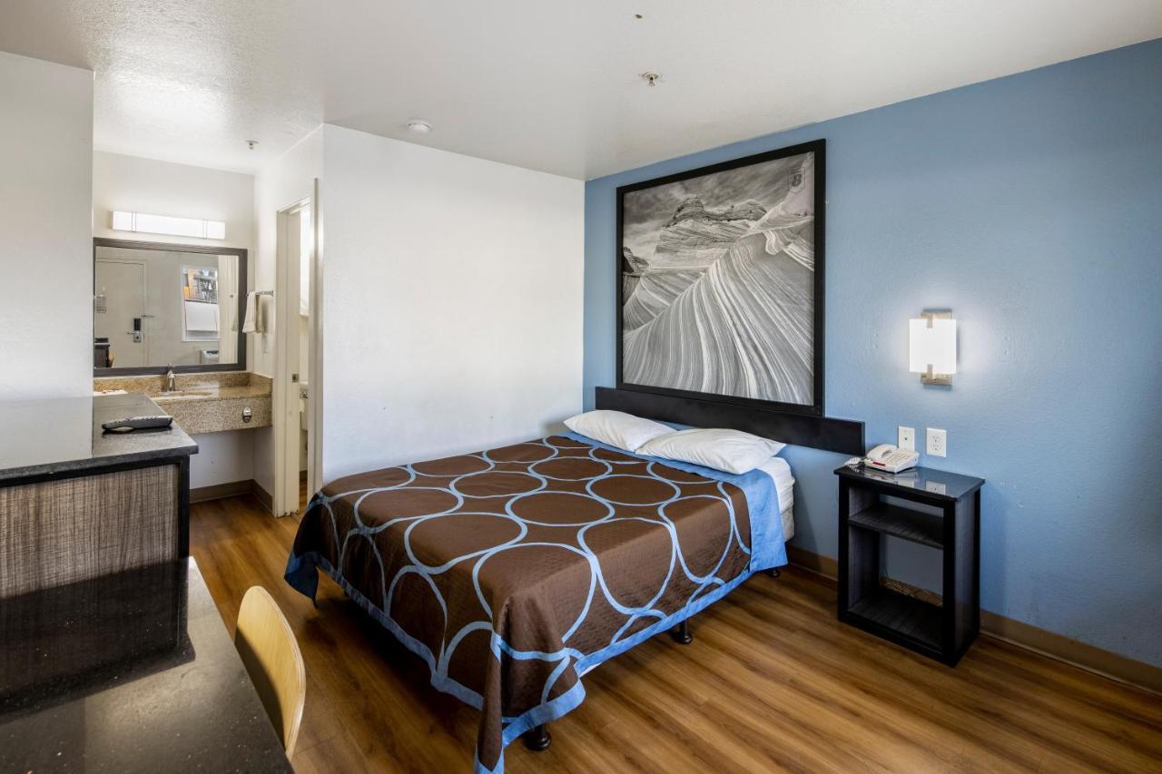 Super 8 By Wyndham Phoenix West Bagian luar foto